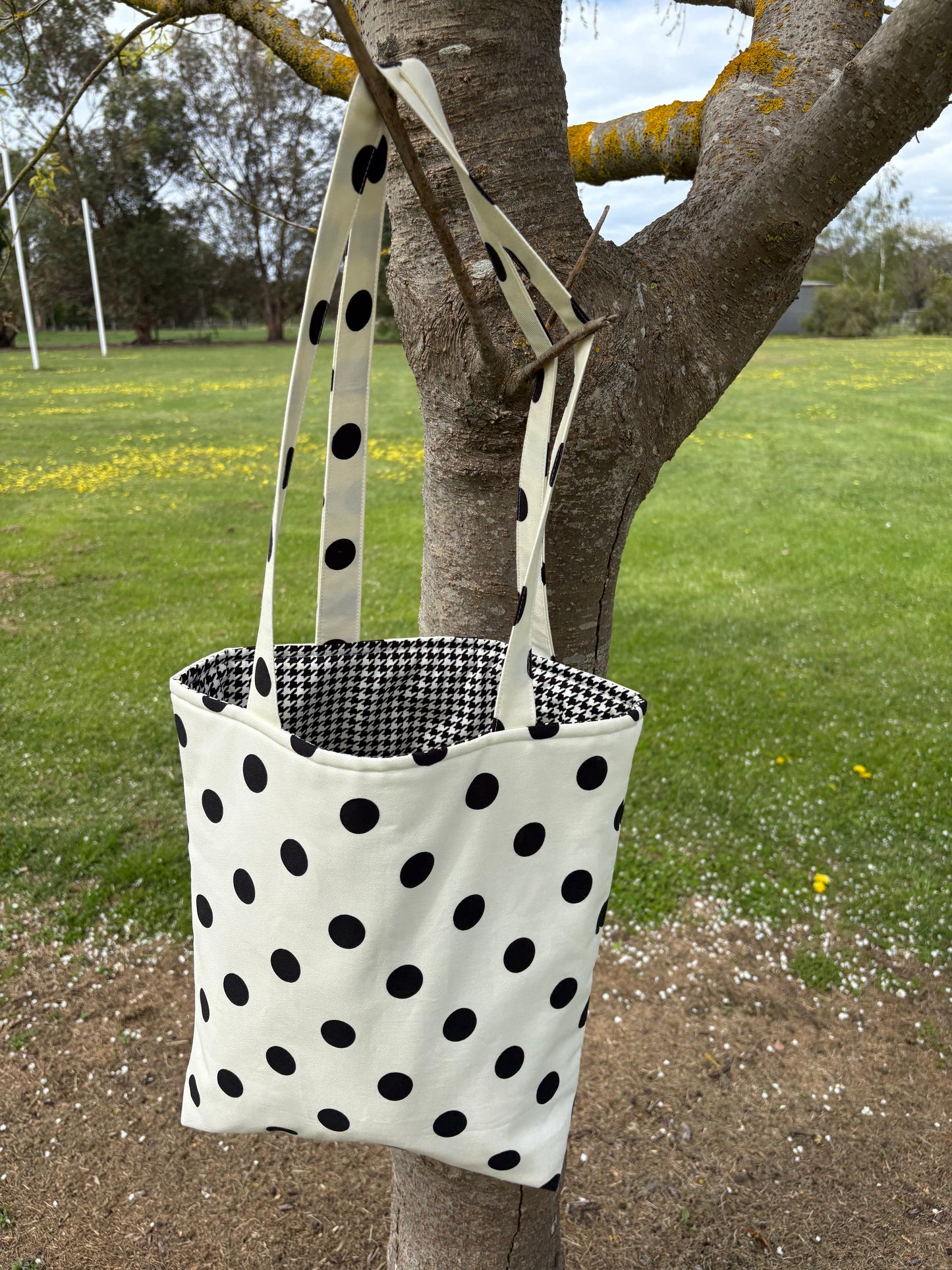 Pocka dot tote bag