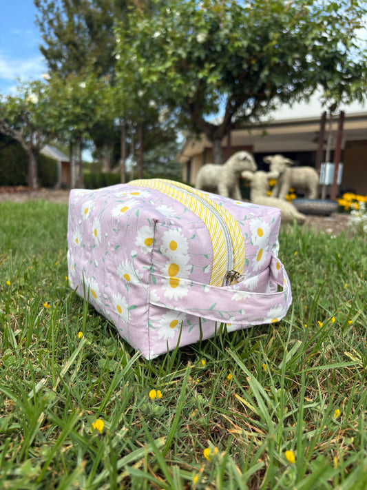 Mauve with daisies box bag
